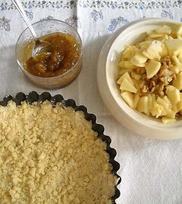 Torta di mele, fichi e noci