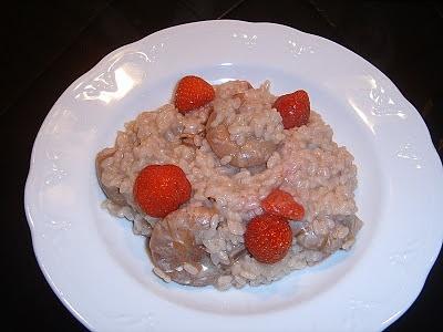 Risotto alle fragole e code di gamberoni