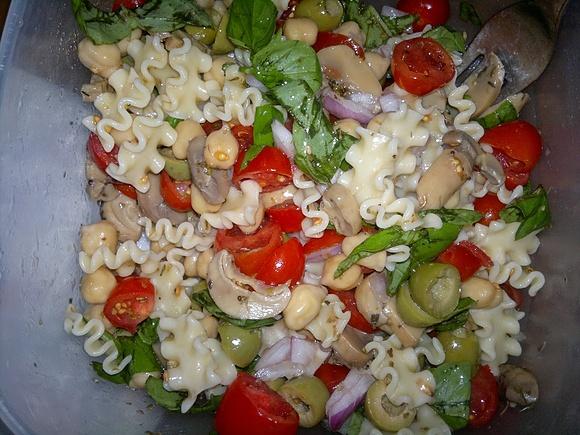 Ceci d'estate con pasta e verdure
