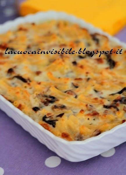 Sedanini al forno con radicchio, salsiccia e funghi
