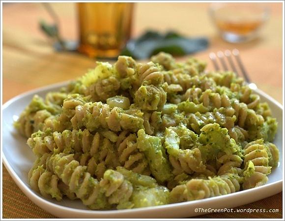 Fusilli integrali con broccoli e cannellini alla curcuma