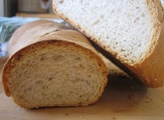 Pane comune con lievito madre nella macchina del pane