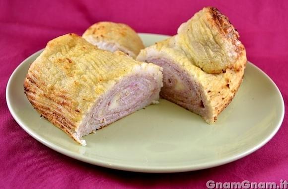 Tronchetto di Natale salato con pane per tramezzini