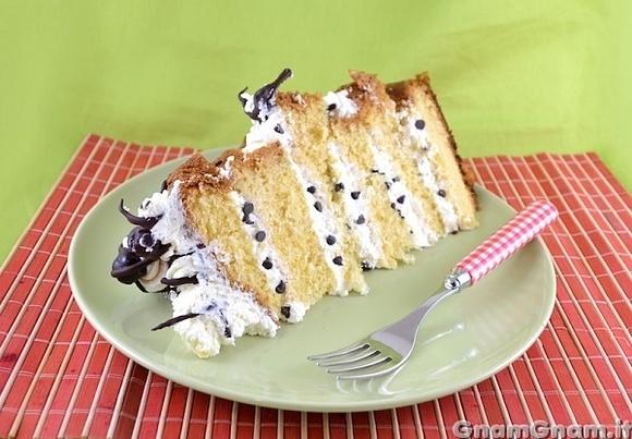 Pandoro farcito con gelato e cioccolato fondente