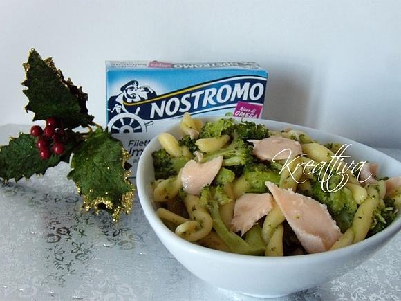 Fusilli con broccoli e filetto di salmone