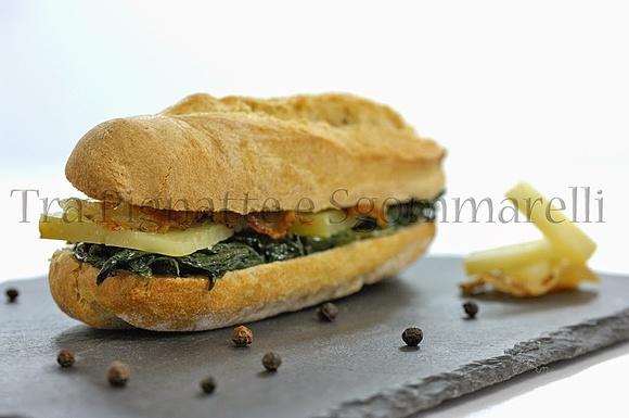 Miei panini con cicoria ripassata, pecorino romano riserva e guanciale croccante