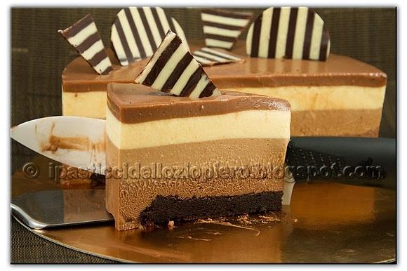 Torta bavarese ai tre cioccolati senza glutine
