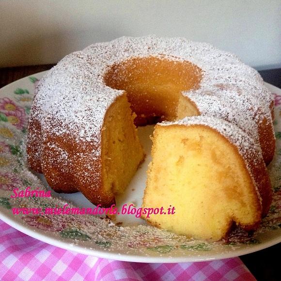Ciambellone soffice del mondo di Adelaide Melles