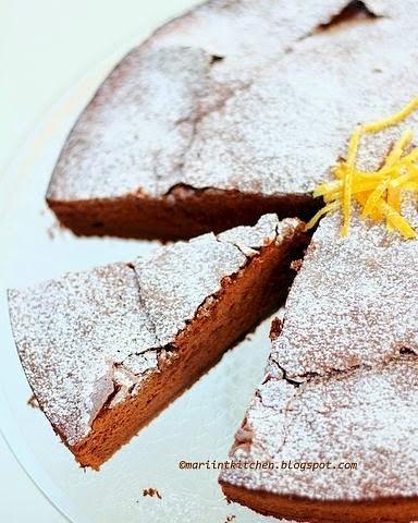 Torta di albumi al cioccolato profumata al bergamotto