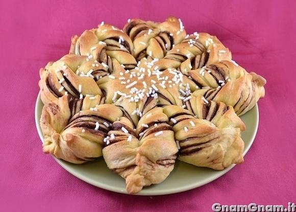 Fiore di brioche alla nutella – ricetta video