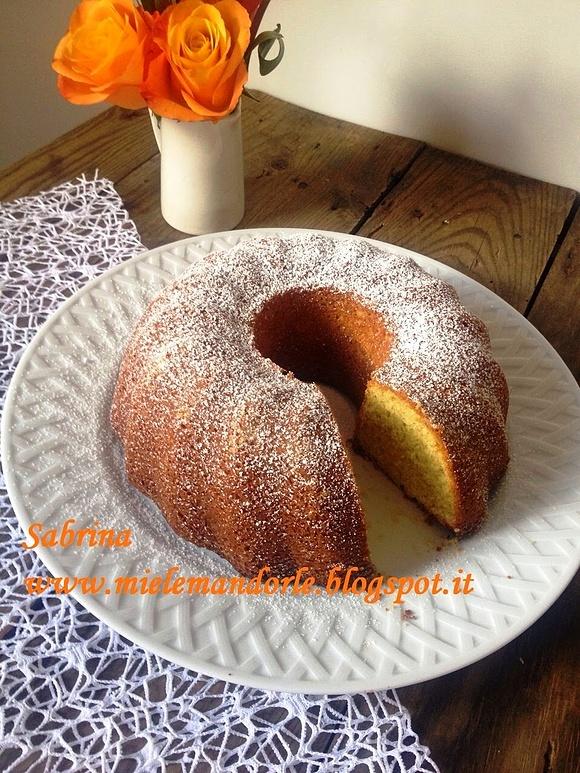 Ciambellone all'arancia con farina di riso