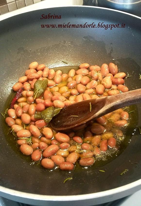 Pantacce toscane con fagioli e olio aromatico