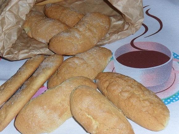 Biscotti semplici per la colazione e inzupposi