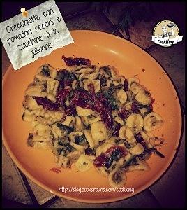 Orecchiette con pomodori secchi e zucchine julienne
