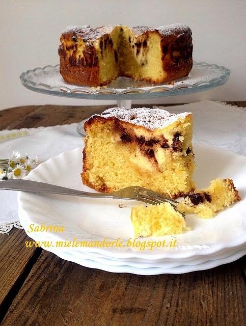 Torta con cuore morbido di ricotta e cioccolato