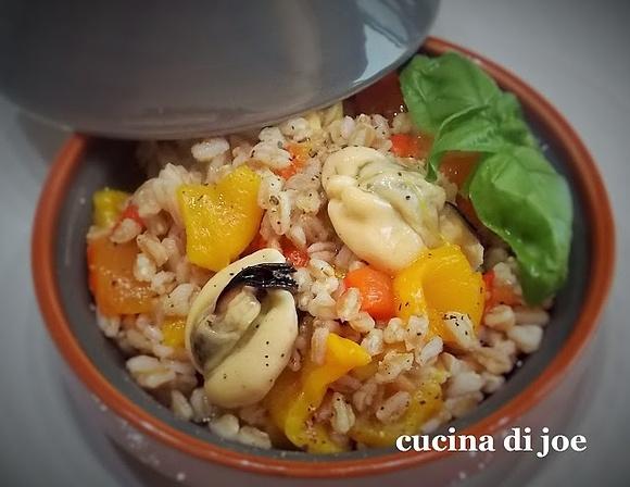 Tiepido di farro, cozze e peperoni