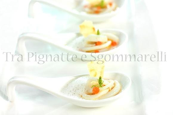 Julienne di calamari quasi crudi all'aneto con agrodolce di cipollotti di Tropea