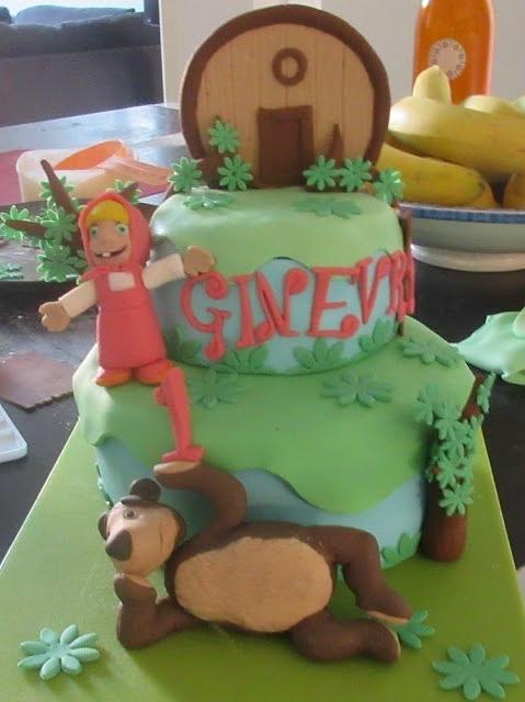 Torta con Masha e Orso per la piccola Ginevra
