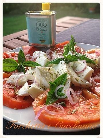 Insalata caprese con olio corrias all'origano