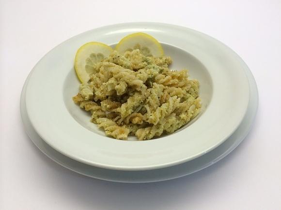 Fusilli senza glutine al pesto di limone e finocchio