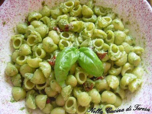 Pasta fredda al pesto