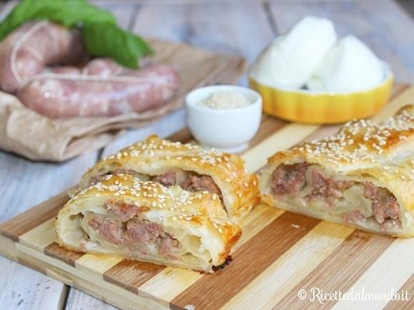 Strudel di pasta sfoglia con salsiccia