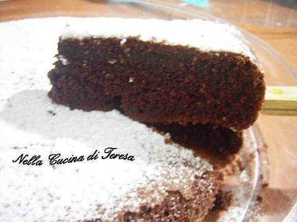 Torta di albumi al cioccolato leggera e soffice