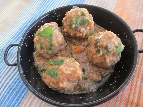 Polpettine spagnole in salsa di mandorle