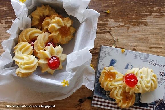 Biscotti di frolla montata con farina di kamut