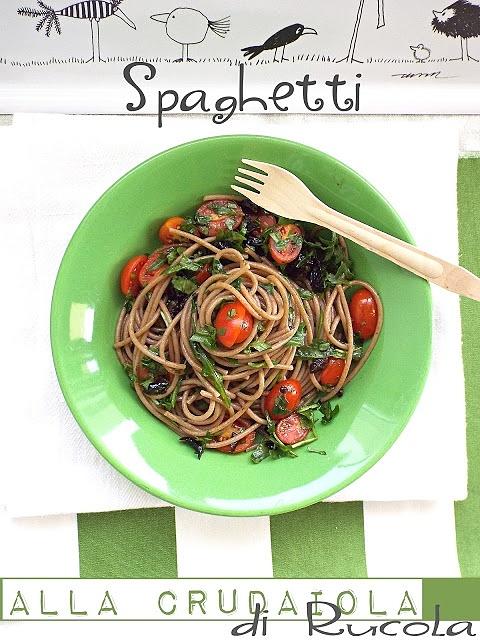 Spaghetti integrali alla crudaiola di rucola