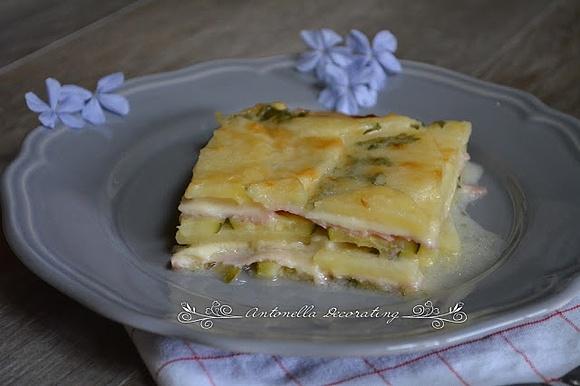 Parmigiana bianca di zucchine e patate
