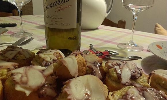 Polpo con ceci e pane - Ricetta italiana autentica