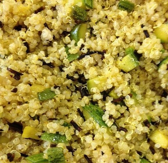 Quinoa con zucchine e alghe hiziki