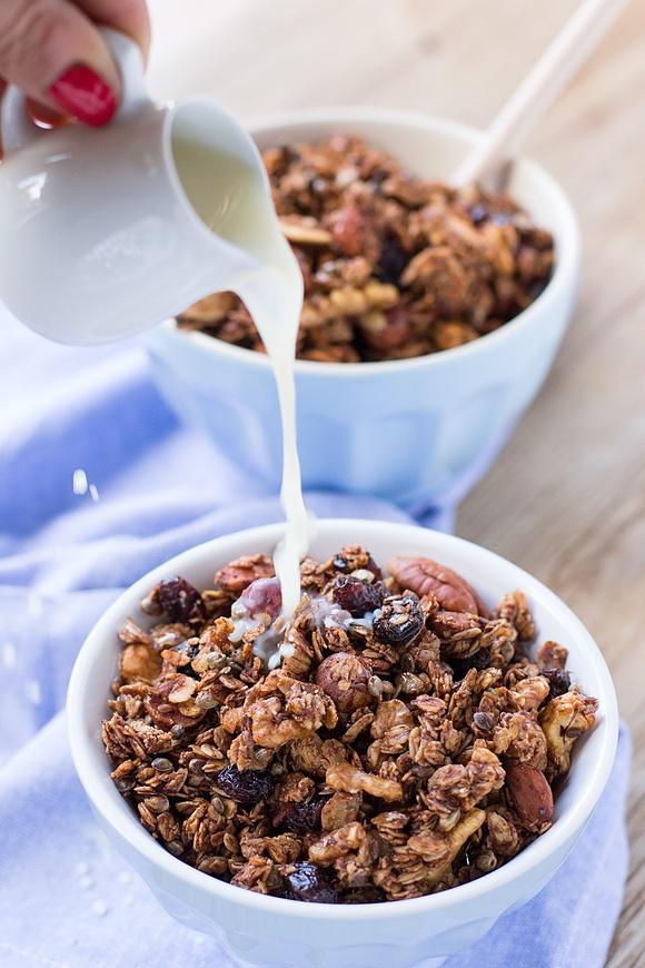 Crunchy spice nut granola vegan glutenfree