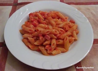Pasta alla matriciana autentica con guanciale e pecorino di Amatrice