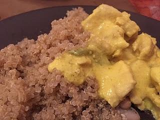 Pollo marinato allo yogurt, limone e curcuma con quinoa