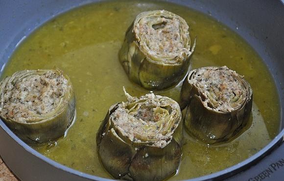 Carciofi alla romana, ricetta vegetariana
