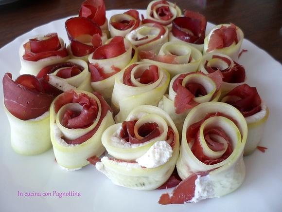 Rotolini di cetrioli con ricotta e bresaola