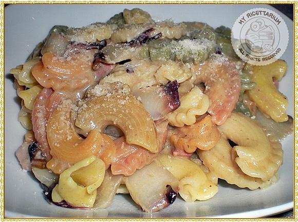 Pasta con radicchio e crema di funghi porcini