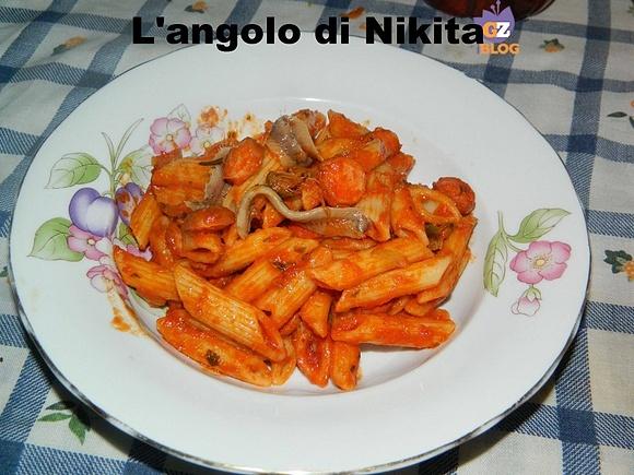 Pennette con acciughe capperi wurstel