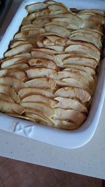 Formato di colomba e mele