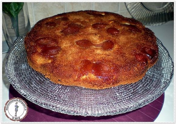 Torta rovesciata con albicocche al Barbaresco e cioccolato