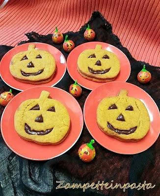 Biscotti di Halloween con pasta frolla alla zucca