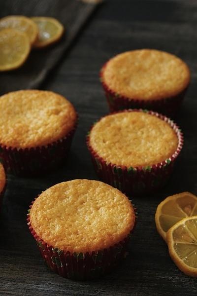 Muffin vegani al limone e zenzero con stevia