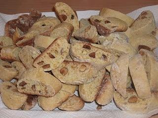 Tozzetti alle nocciole e mandorle