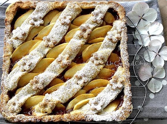 Crostata integrale con confettura di albicocche e mele