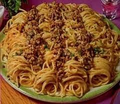 Spaghetti con salsiccia e zafferano
