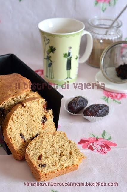 Torta integrale con datteri e prugne secche