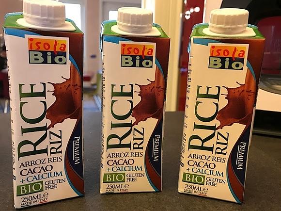 Drink di riso biologico con calcio, cacao e frutta fresca