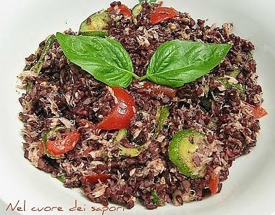 Insalata di riso venere con tonno e zucchine